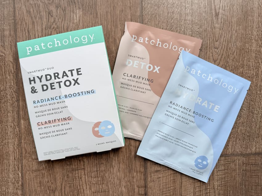 patchology smartmud duo hydrate and detox out of the box but still in their packets on a wooden floor